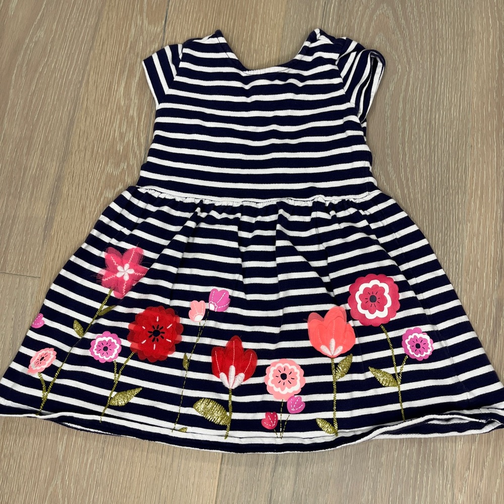 Gymboree. 5T girls casual flower dress. Navy blue and white strips. EUC